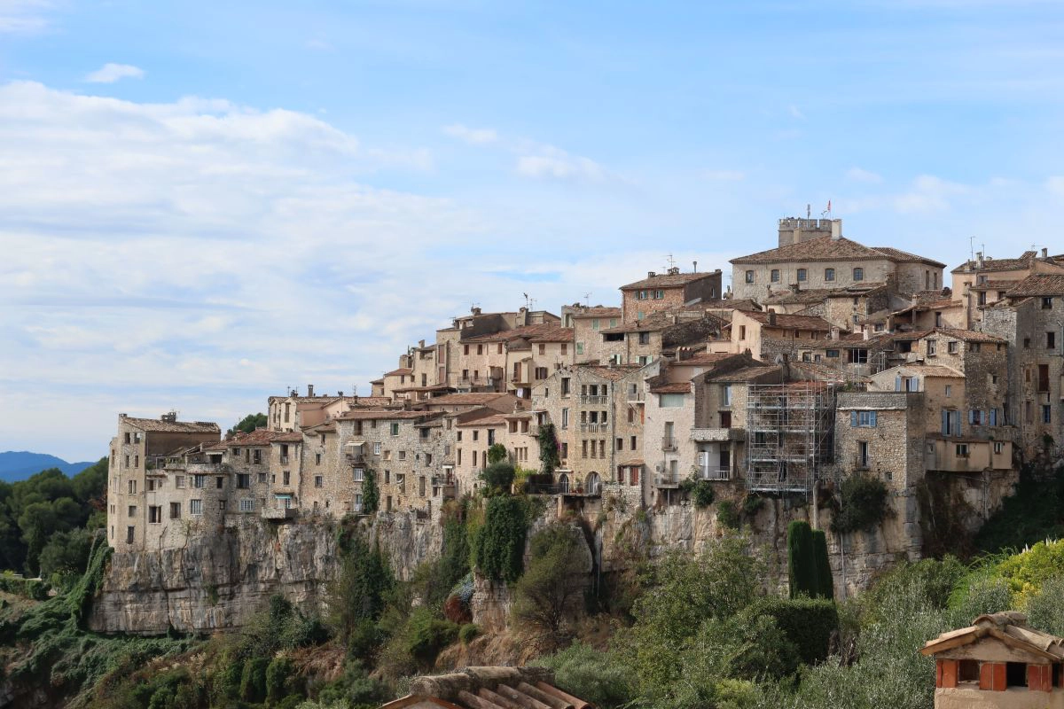 鷲巣村トゥーレット・シュー・ルーの全景